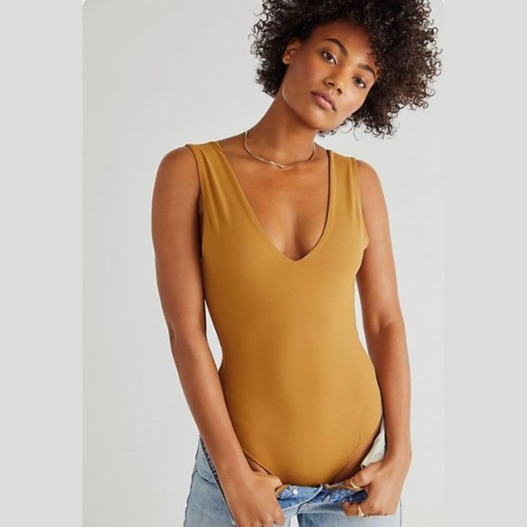 Intimately Free People 'Keep it Sleek' Low-Cut Seamless Mesh Lined Bodysuit - Picture 1 of 8